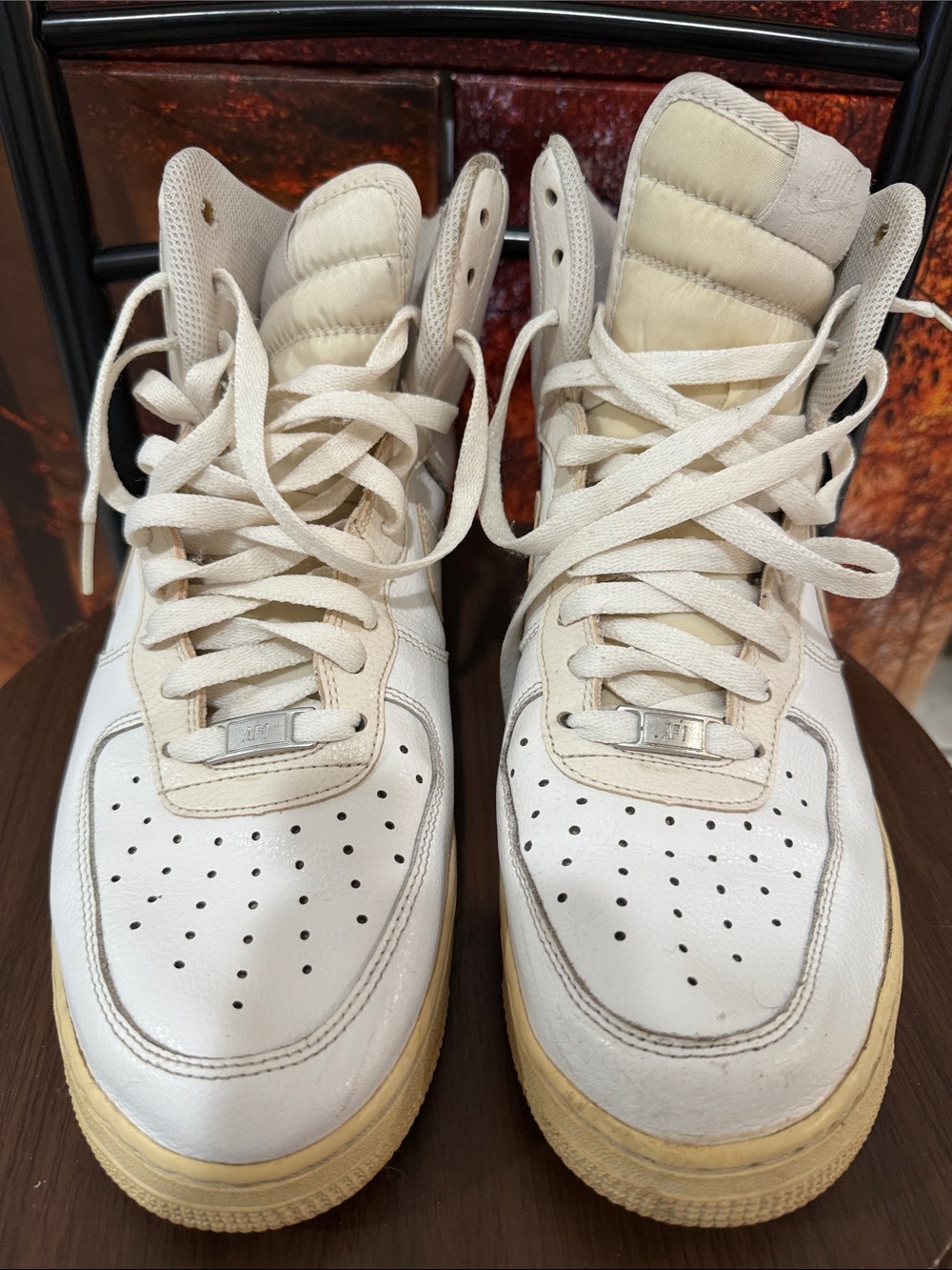 White High-Top Men's Boots - Classic Leather Style